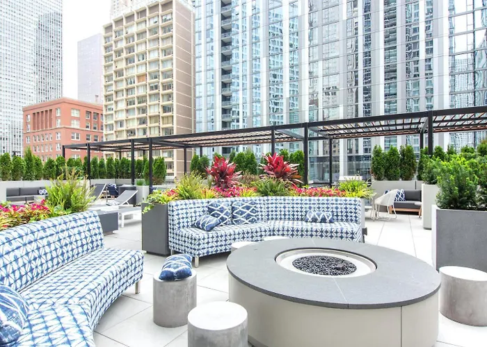 Blueground Gold Coast Rooftop Gym Nr Hancock Chi-1126 Apartment *